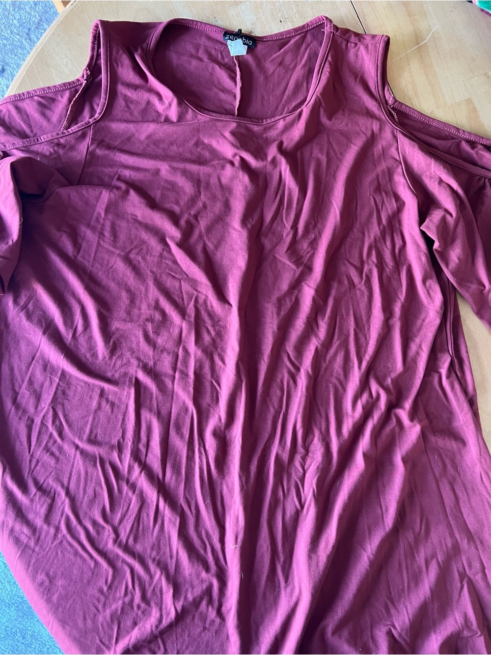 Zenobia Cold-Shoulder Tunic in Mauve  Rose